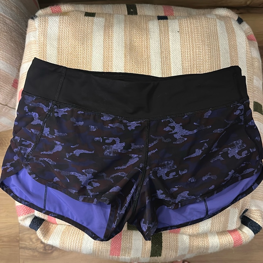 NWOT LULULEMON Speed Up Short Size 8